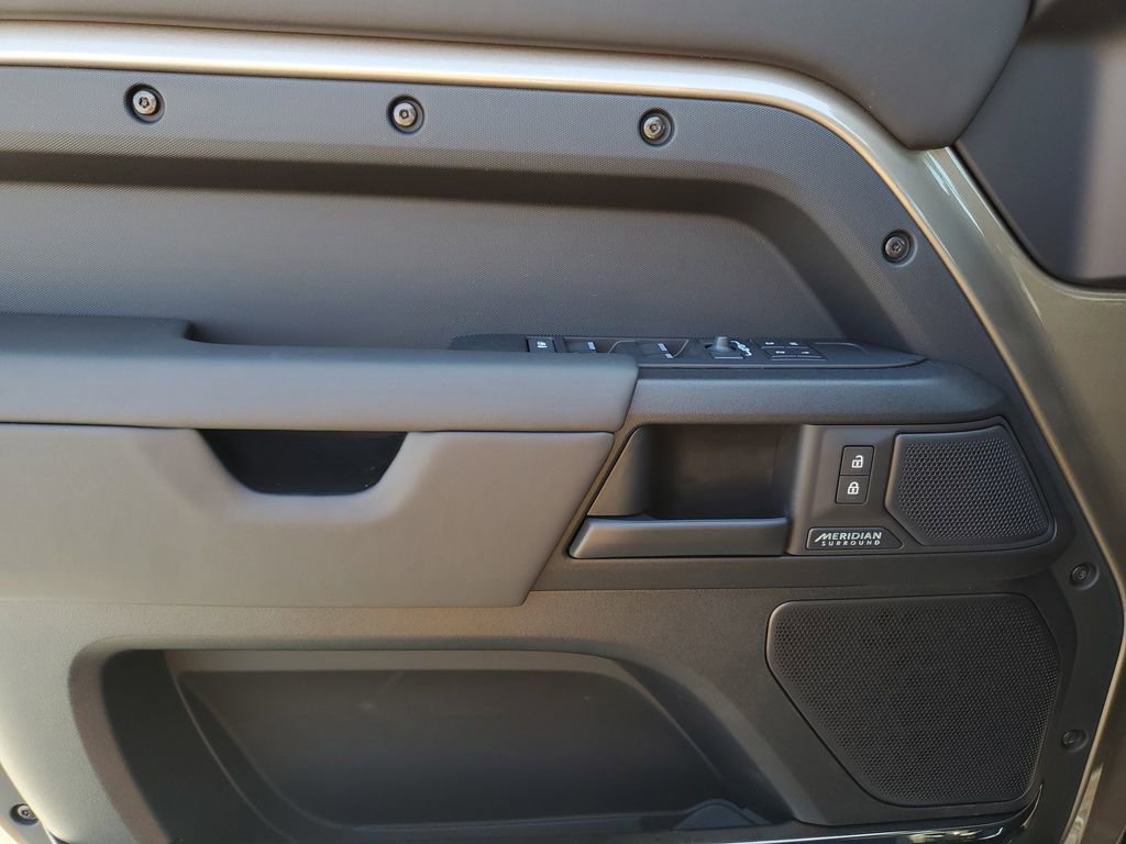 New 2026 Land Rover Defender 110 image 12