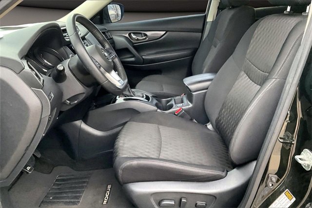 Certified 2020 Nissan Rogue SV image 22