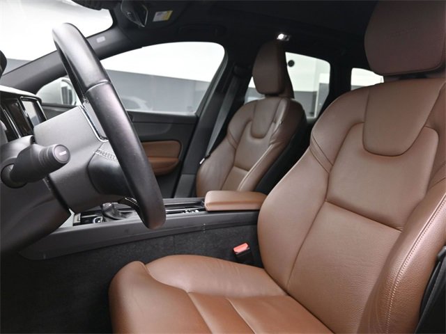 Used 2020 Volvo XC60 T5 Inscription w/ Protection Package Premier image 9
