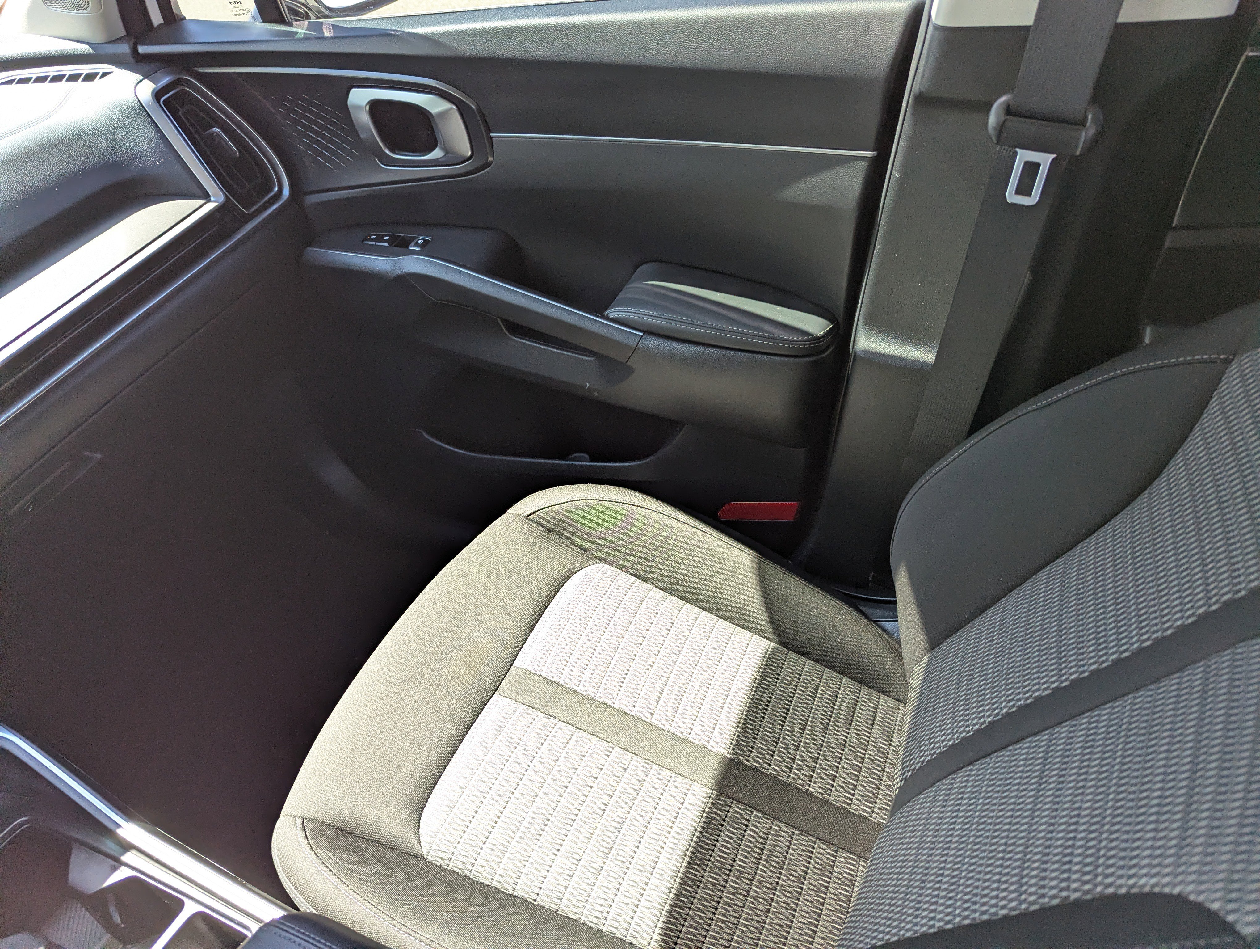 Certified 2025 Kia Sorento LX image 15