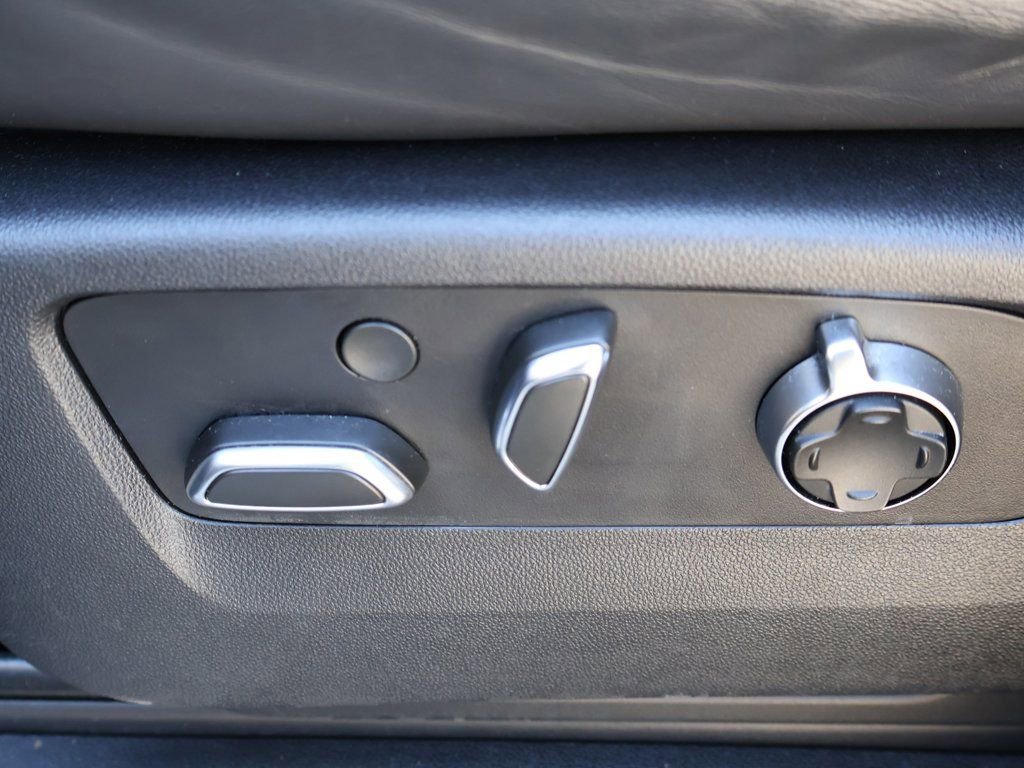 Used 2021 Cadillac Escalade Premium Luxury Platinum image 41