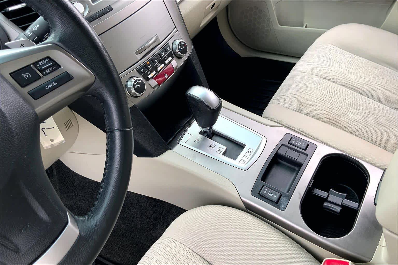 Used 2014 Subaru Outback 2.5i Premium w/ Accessory Value Package (OYT) AWD/4WD image 16