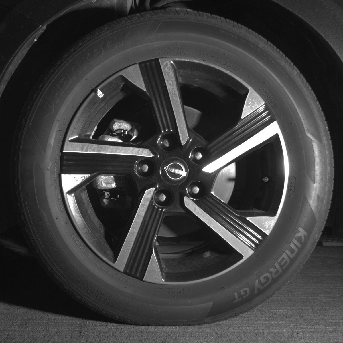 Used 2025 Nissan Sentra SV FWD image 12