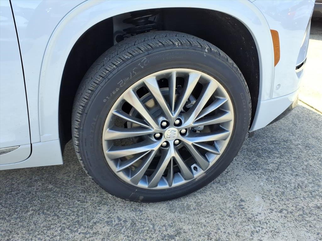 New 2026 Buick Enclave Avenir w/ Super Cruise Package image 9