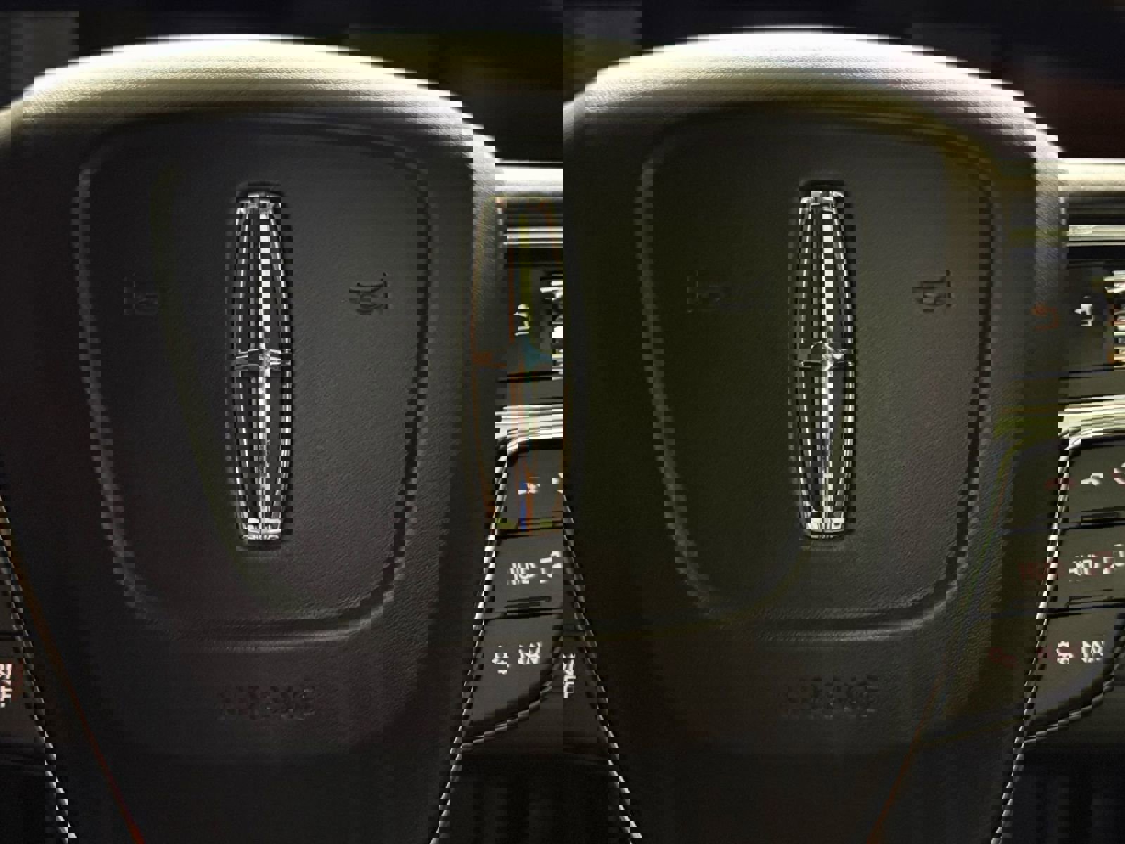 Used 2019 Lincoln Navigator Reserve image 24