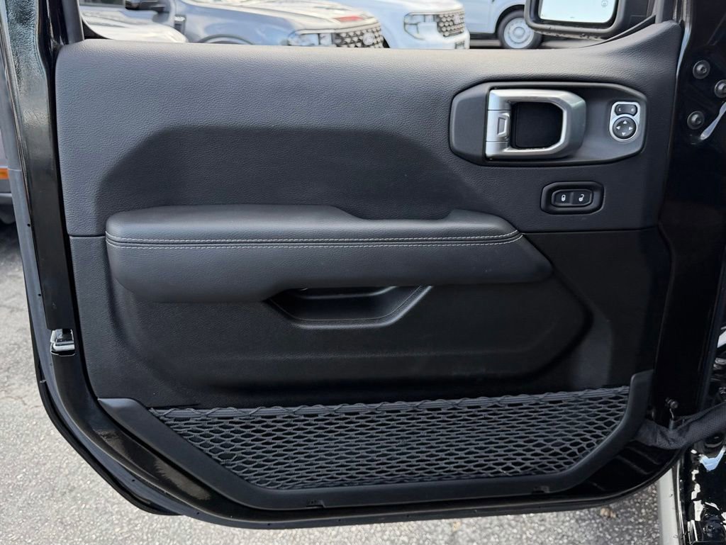 Used 2021 Jeep Wrangler Unlimited Rubicon 4xe w/ Steel Bumper Group AWD/4WD image 14