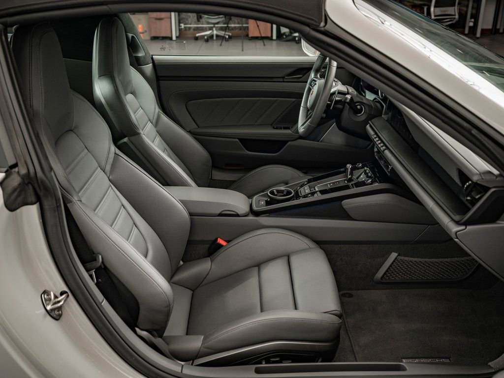Certified 2022 Porsche 911 Targa 4 GTS image 36
