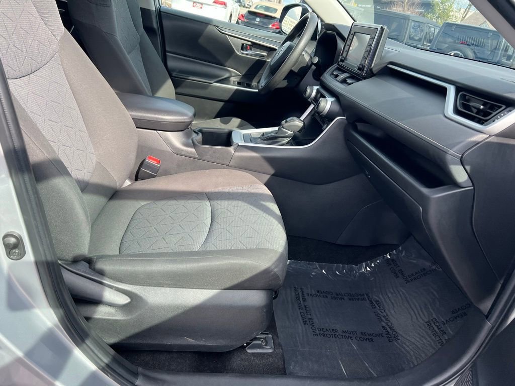 Used 2022 Toyota RAV4 XLE image 31