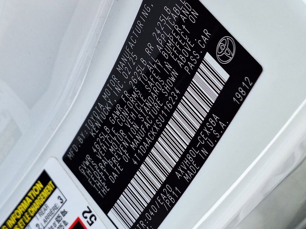 Used 2025 Toyota Camry SE image 27