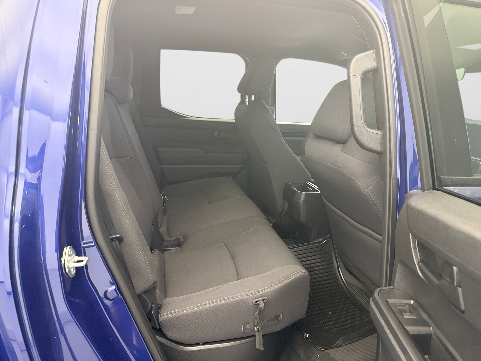 Used 2024 Toyota Tacoma SR5 AWD/4WD image 17