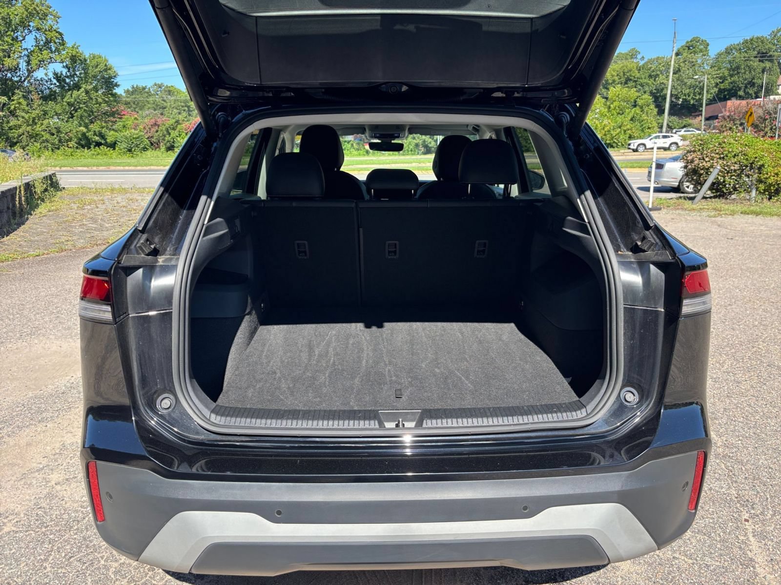 Used 2026 Volkswagen Tiguan SE FWD image 32
