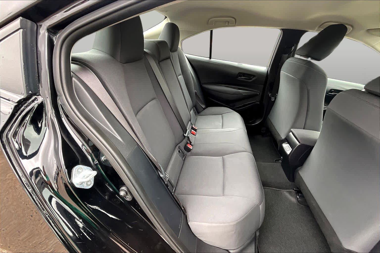 Used 2025 Toyota Corolla LE FWD image 19