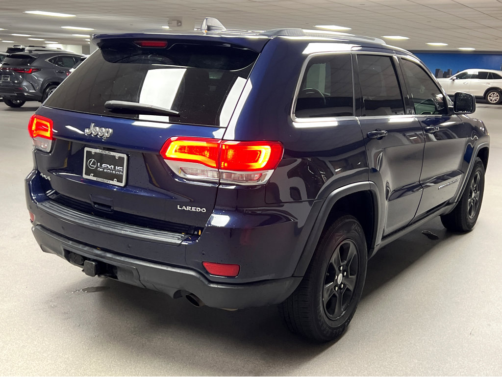 Used 2017 Jeep Grand Cherokee Laredo w/ Quick Order Package 23E AWD/4WD image 7