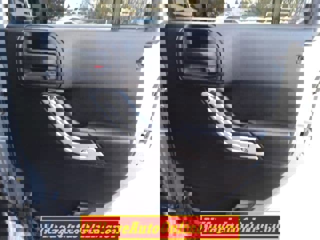 Used 2014 Jeep Wrangler Unlimited Rubicon w/ Connectivity Group image 32