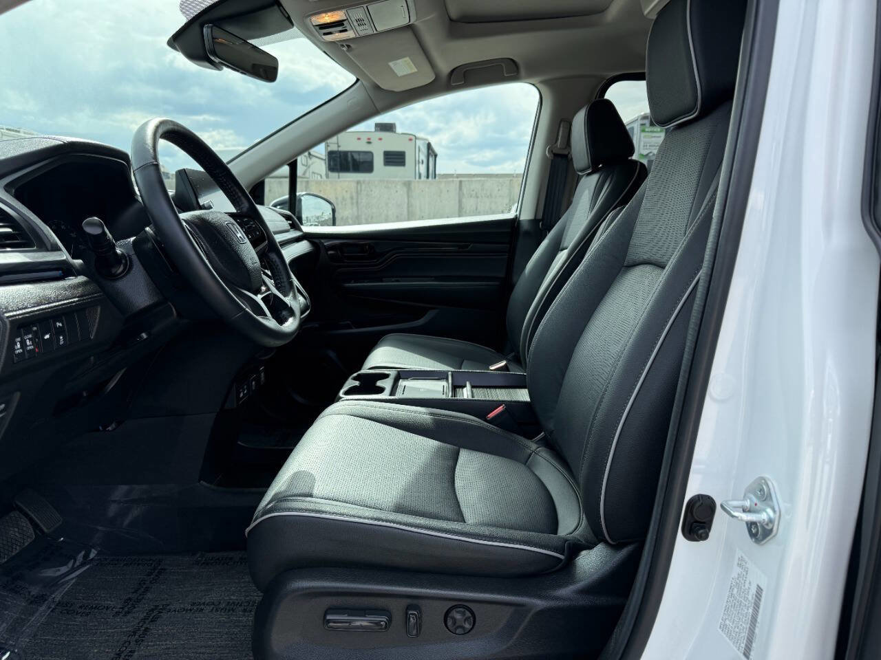 Used 2026 Honda Odyssey Elite image 16