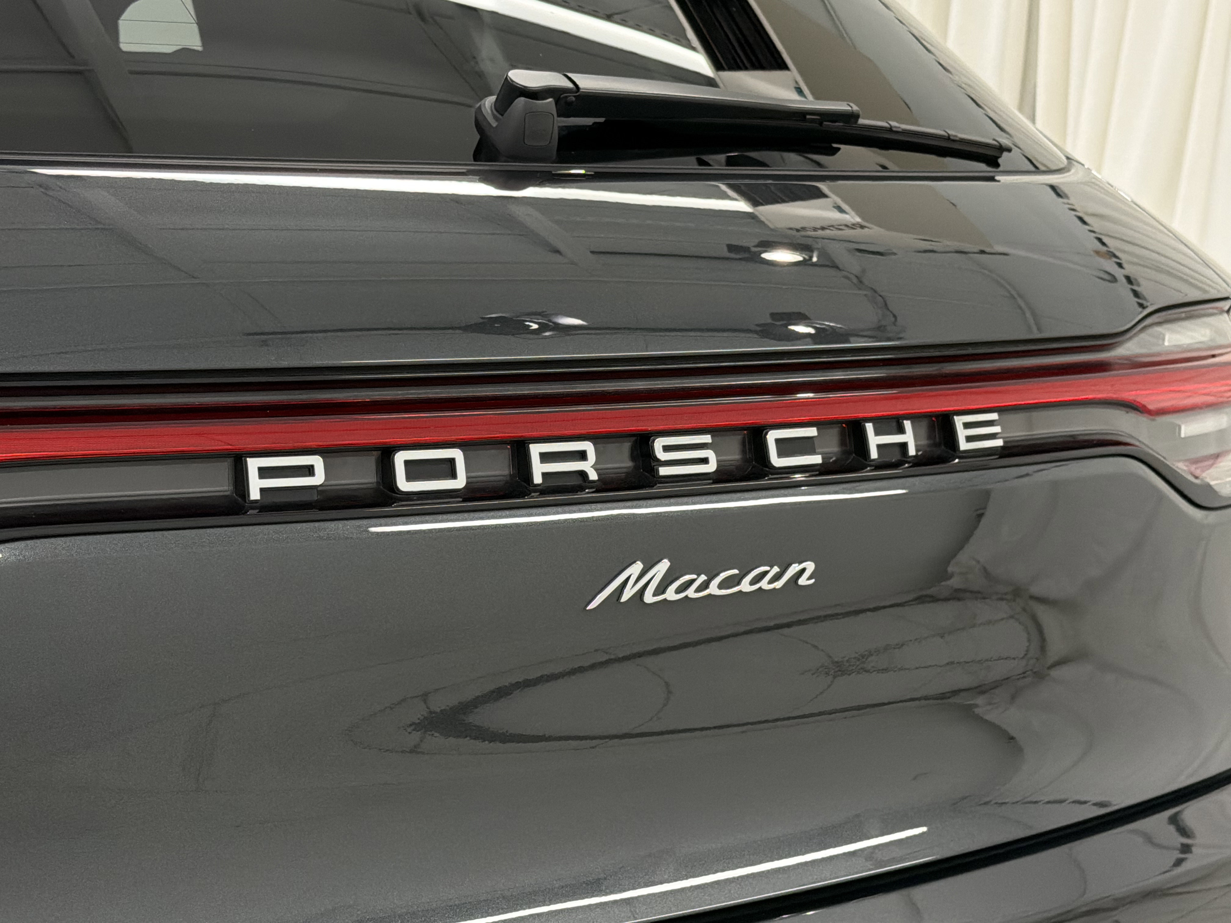 Certified 2025 Porsche Macan image 61