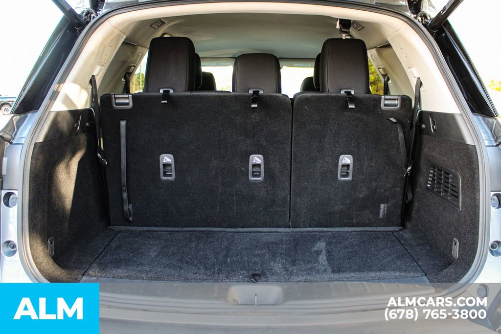 Used 2025 Nissan Pathfinder SV image 24