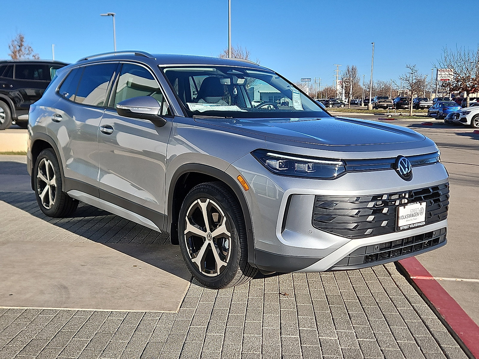 New 2026 Volkswagen Tiguan SE image 5