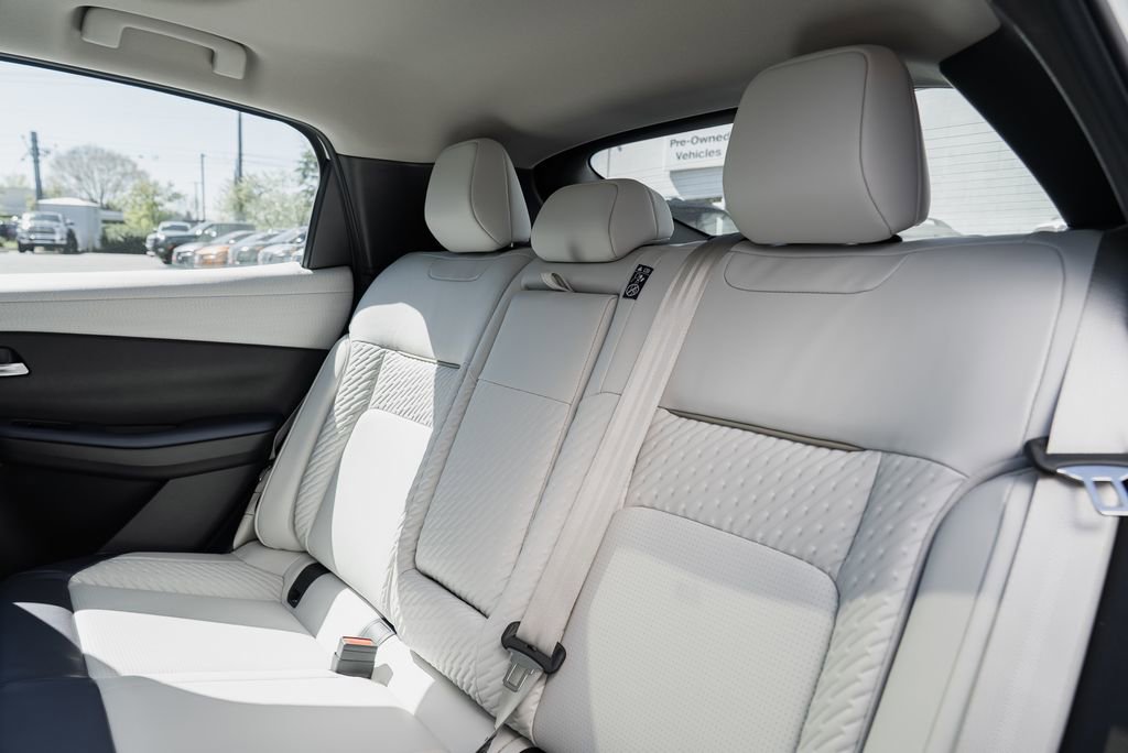 New 2026 Nissan Leaf Platinum+ w/ Cargo Package (Platinum+) image 24