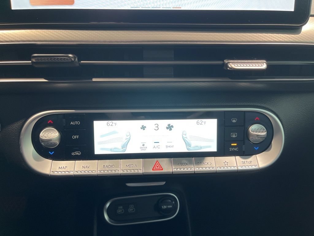 New 2024 Genesis GV60 RWD image 21