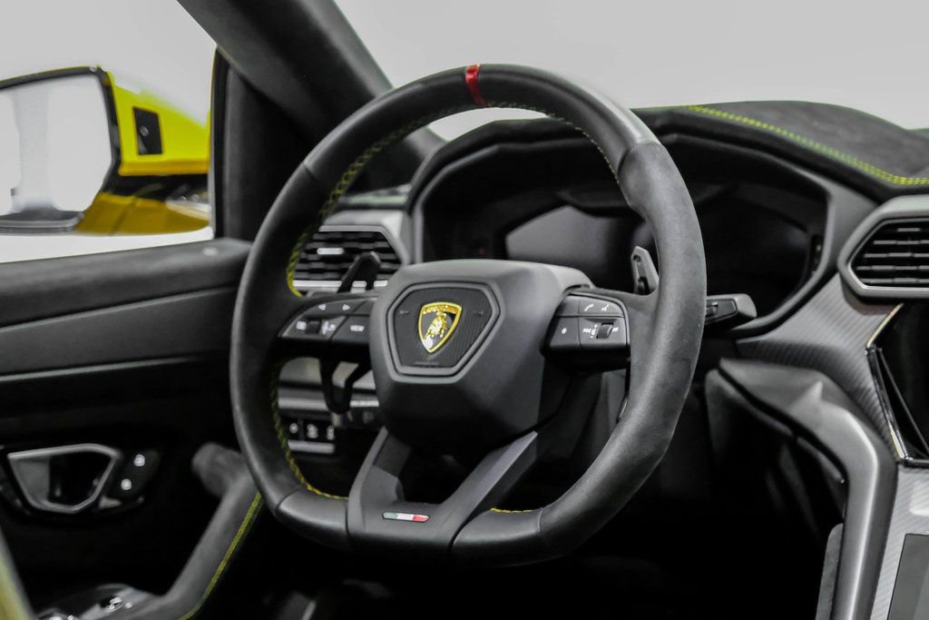 Used 2024 Lamborghini Urus Performante image 11