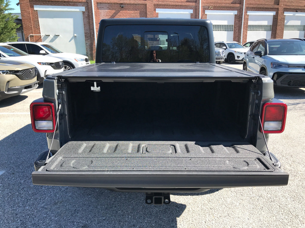 Used 2022 Jeep Gladiator Willys AWD/4WD image 24