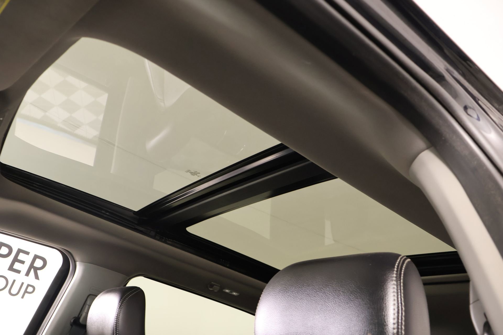 Used 2020 Ford F350 Lariat image 16