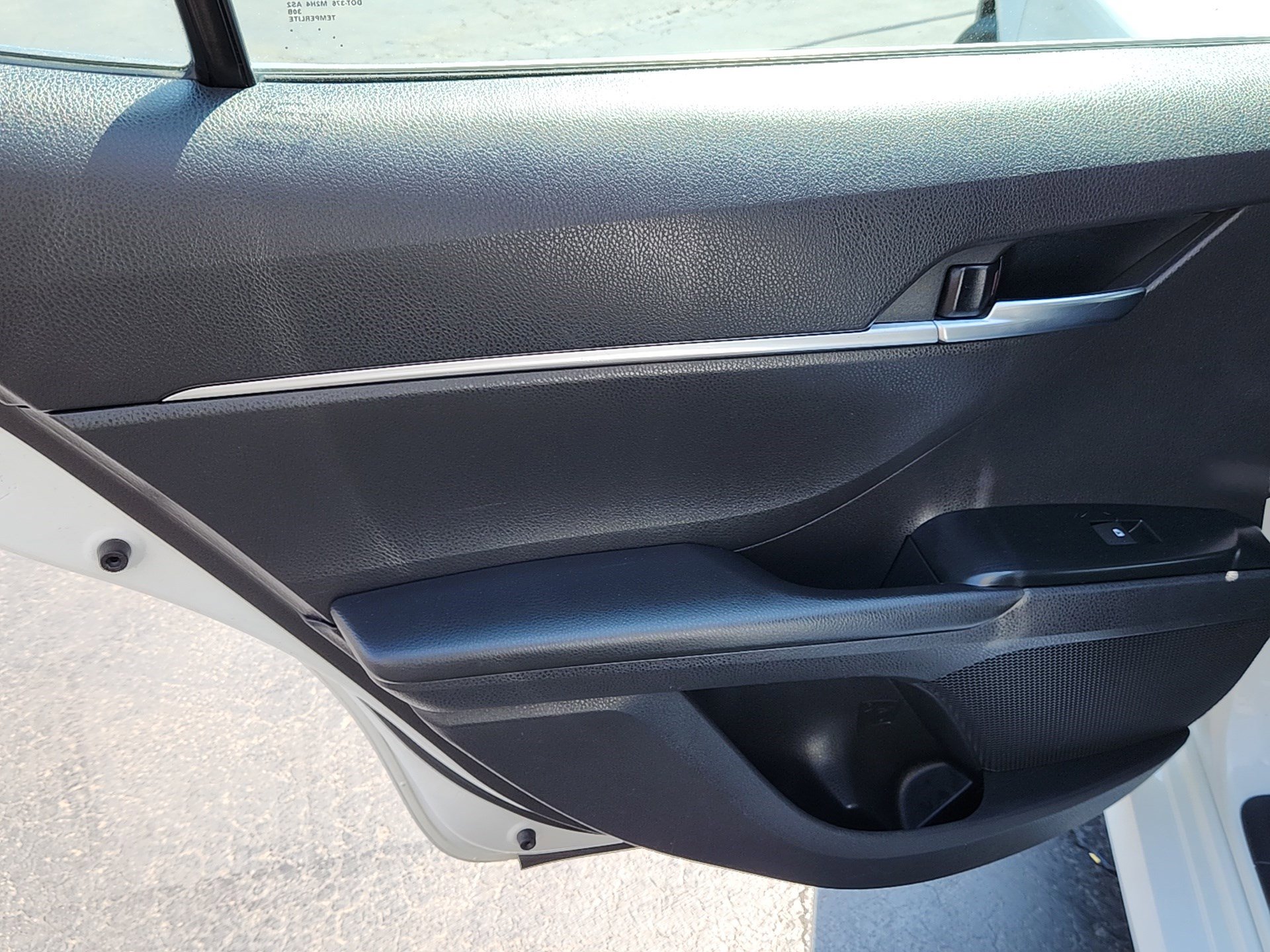 Used 2020 Toyota Camry LE FWD image 21