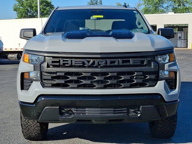 Used 2024 Chevrolet Silverado 1500 Custom Trail Boss w/ Dark Appearance Package AWD/4WD image 5