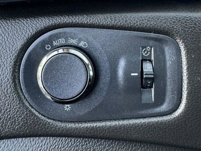 Used 2015 Cadillac SRX Luxury w/ Driver Awareness Package image 44