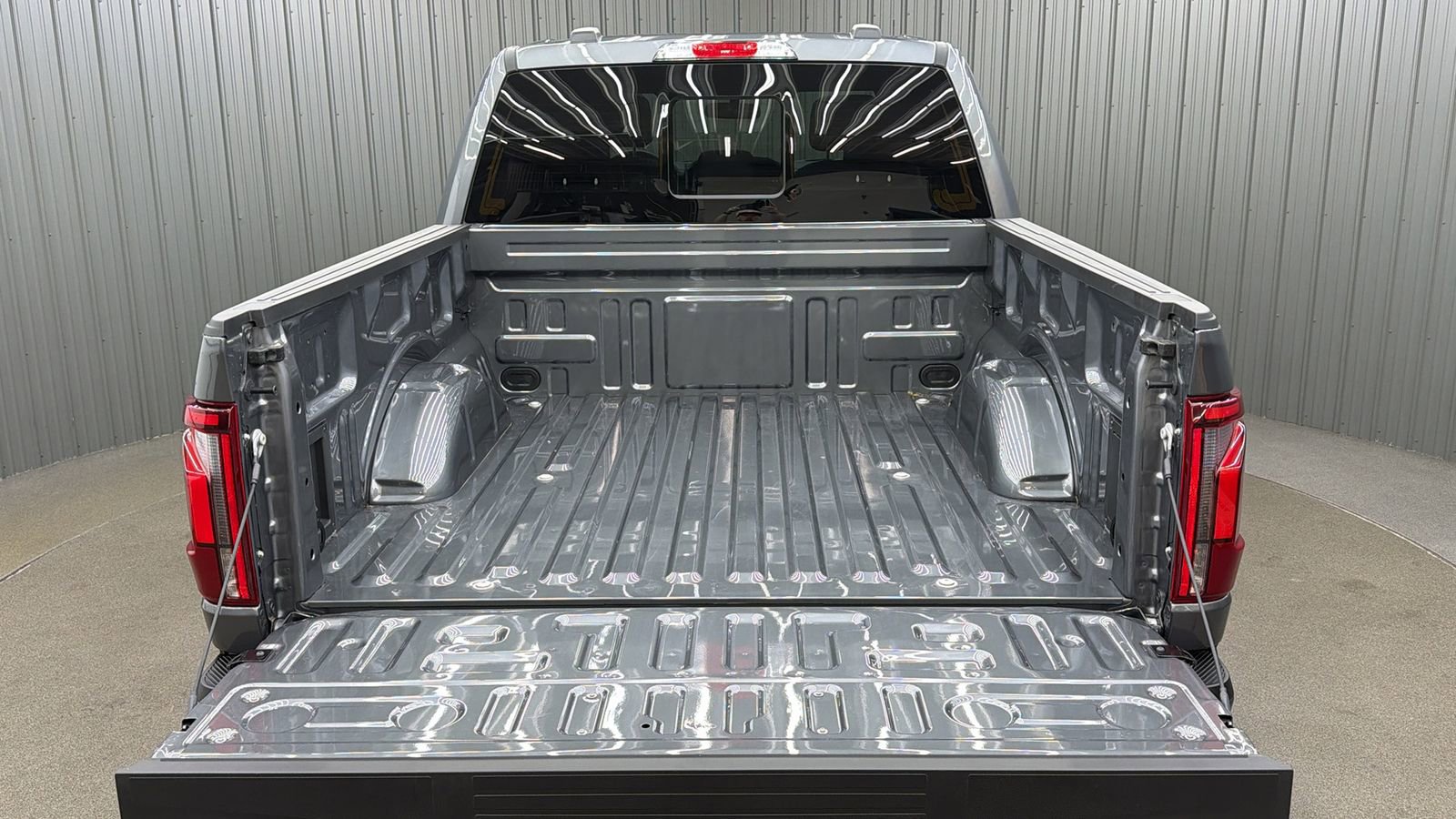 Used 2025 Ford F150 Lariat AWD/4WD image 17
