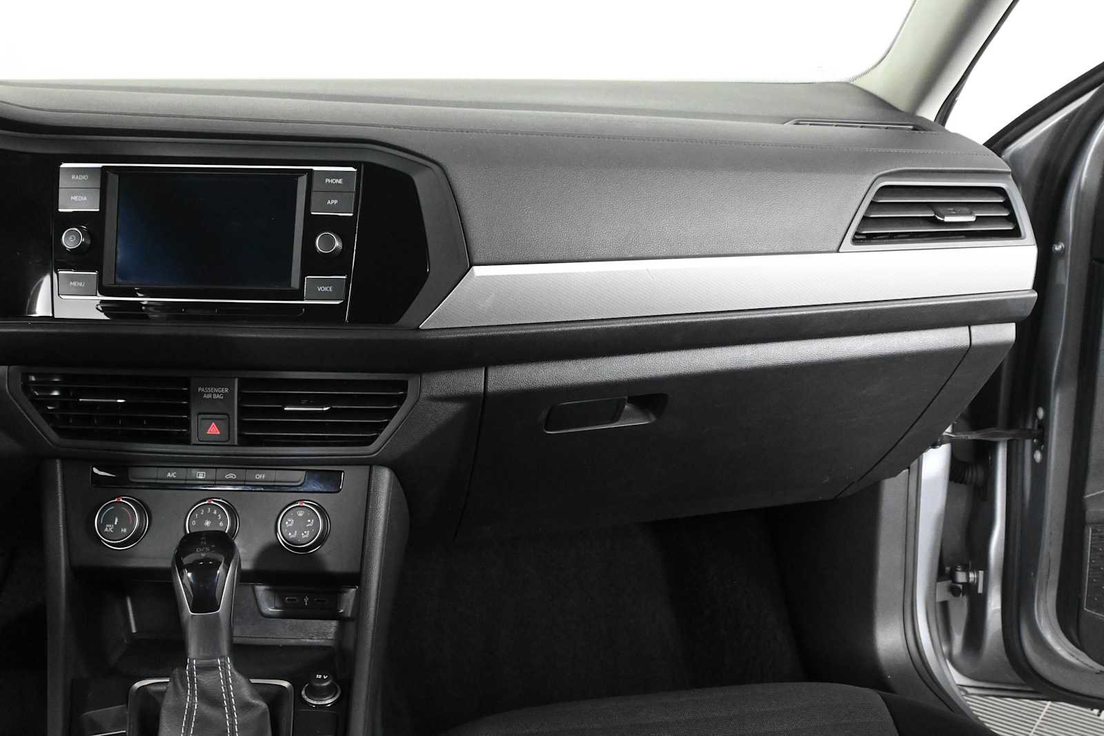 Certified 2022 Volkswagen Jetta S FWD image 13