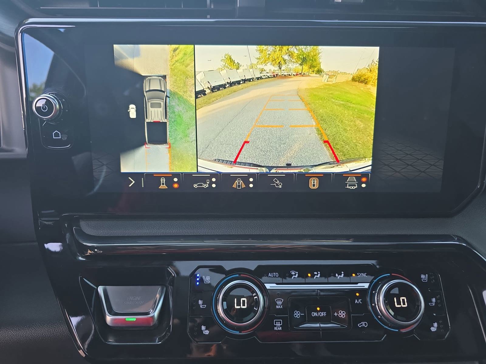 Used 2024 GMC Sierra 1500 AT4 w/ Technology Package AWD/4WD image 26