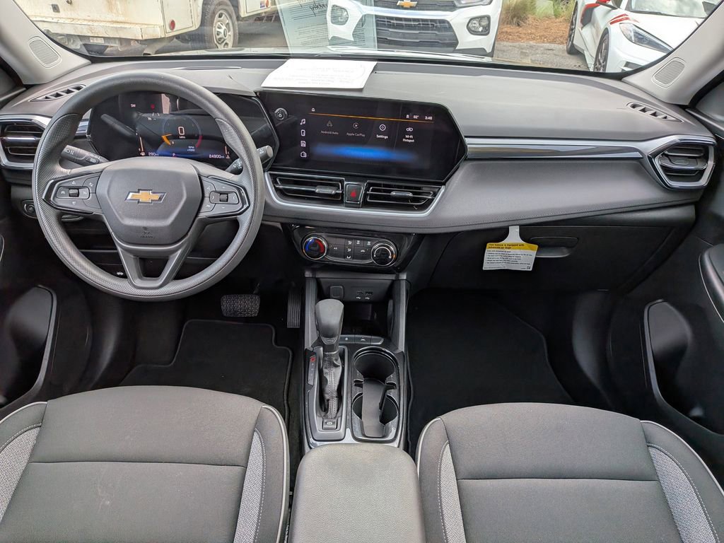 Used 2024 Chevrolet TrailBlazer LT w/ Driver Confidence Package image 15