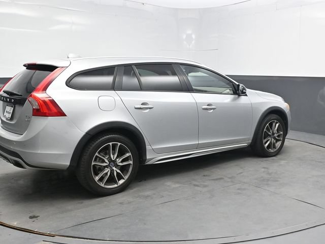 Used 2017 Volvo V60 T5 Cross Country w/ Convenience Package AWD/4WD image 8