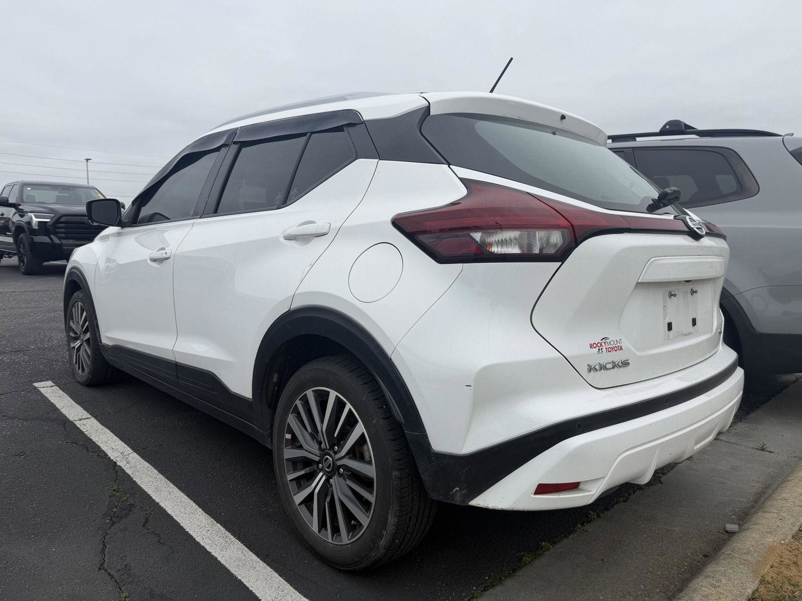 Used 2021 Nissan Kicks SV image 5