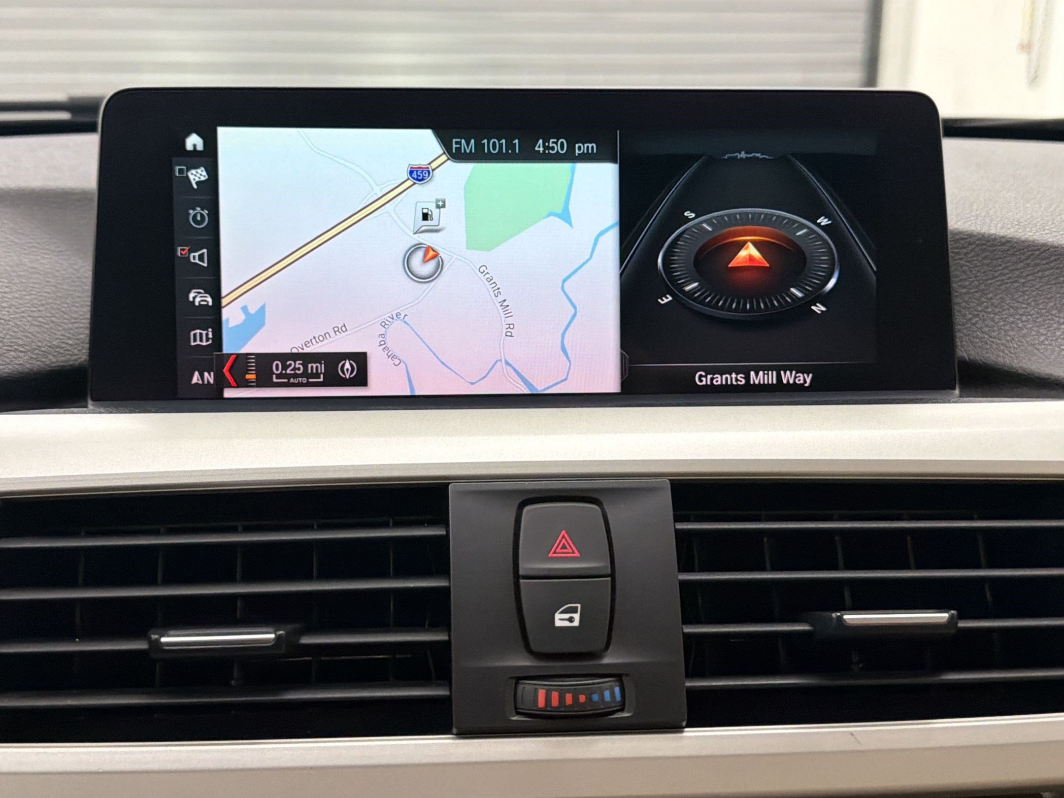 Used 2018 BMW 320i Sedan RWD image 21