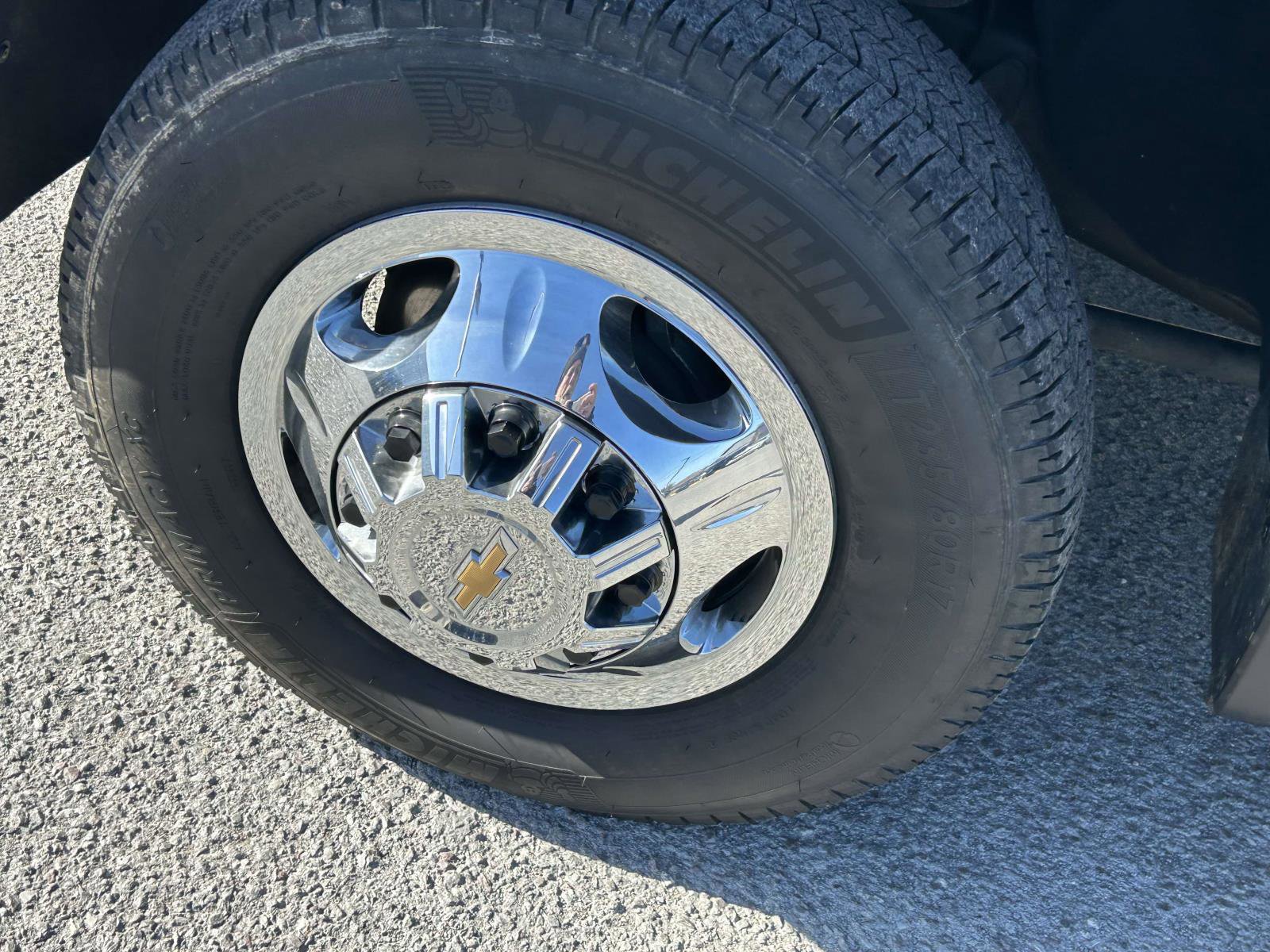 Used 2024 Chevrolet Silverado 3500 LT w/ Convenience Package image 10