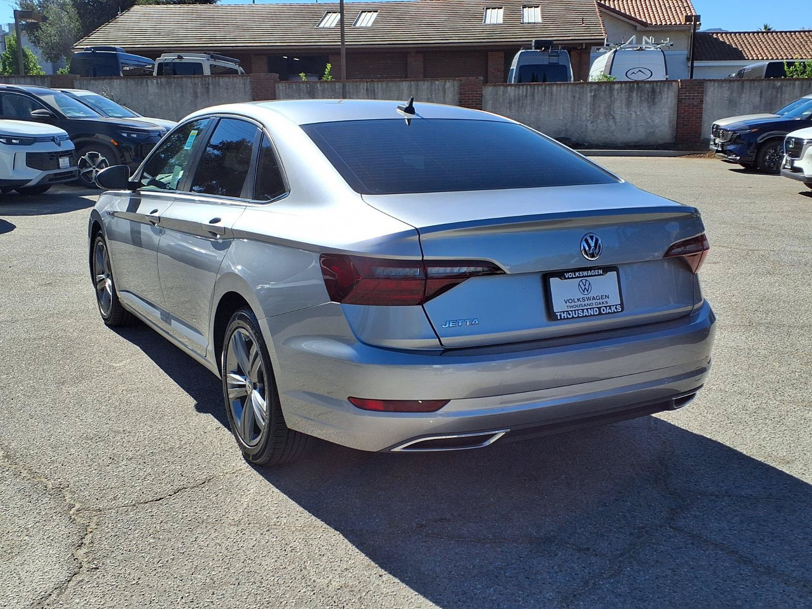 Used 2020 Volkswagen Jetta R-Line w/ R-Line Cold Weather Package FWD image 4