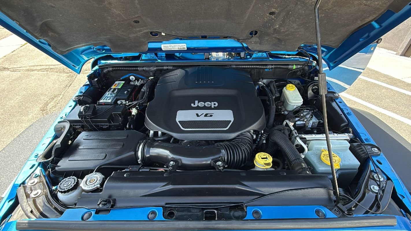 Used 2015 Jeep Wrangler Unlimited Rubicon AWD/4WD image 26