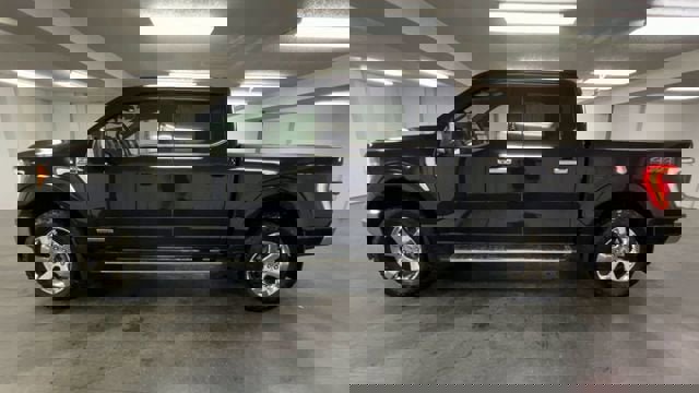 Used 2023 Ford F150 Lariat w/ Trailer Tow Package image 5