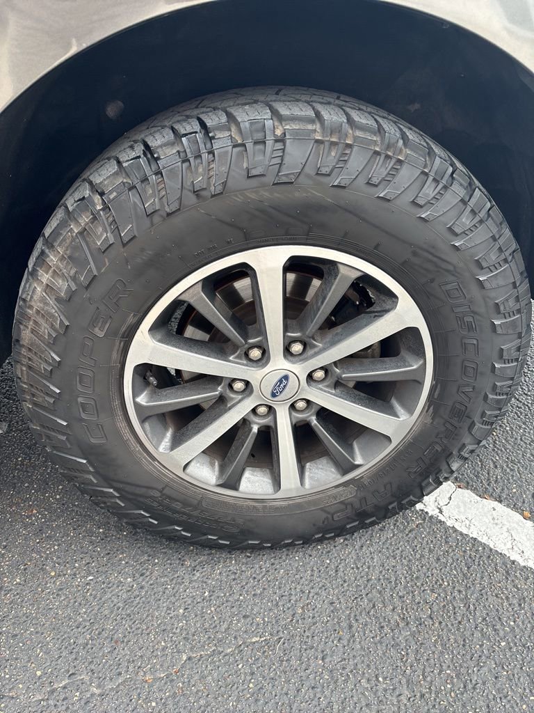 Used 2019 Ford Expedition Max XLT image 7