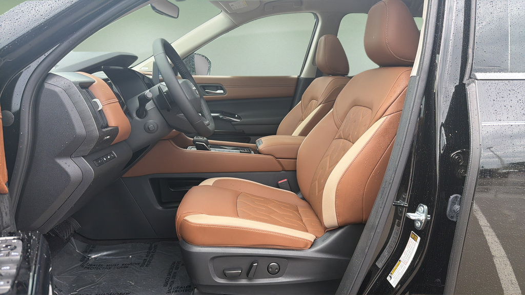 New 2026 Nissan Pathfinder Platinum w/ Cargo Package AWD/4WD image 25