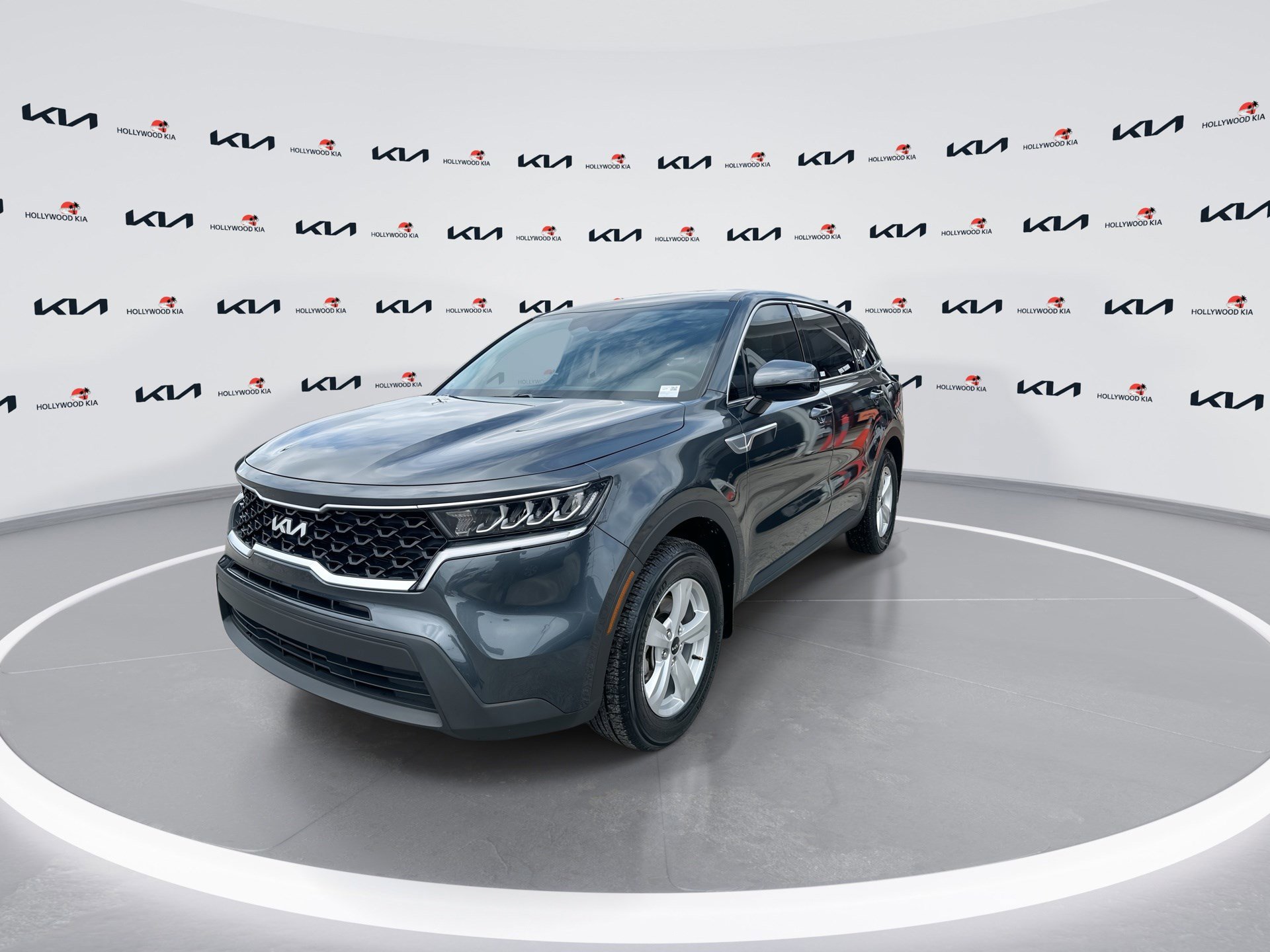 Used 2023 Kia Sorento LX image 4