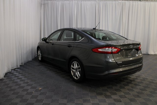 Used 2016 Ford Fusion SE image 25