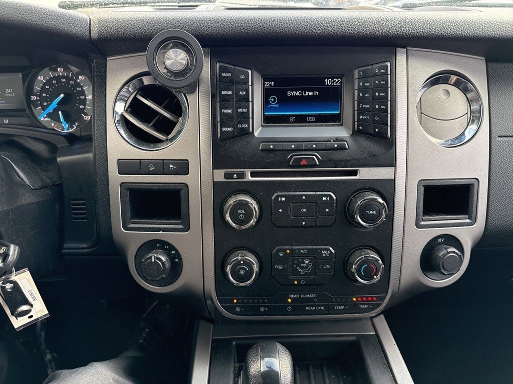 Used 2015 Ford Expedition XLT image 11