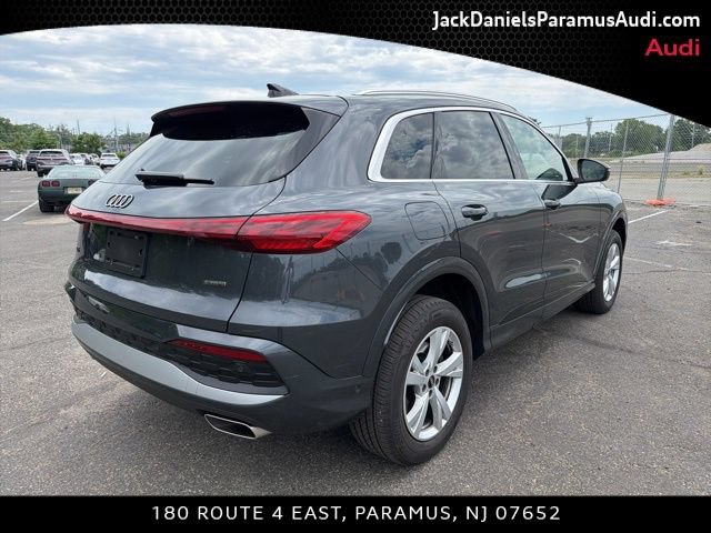Used 2025 Audi Q5 Premium w/ Convenience Package AWD/4WD image 4