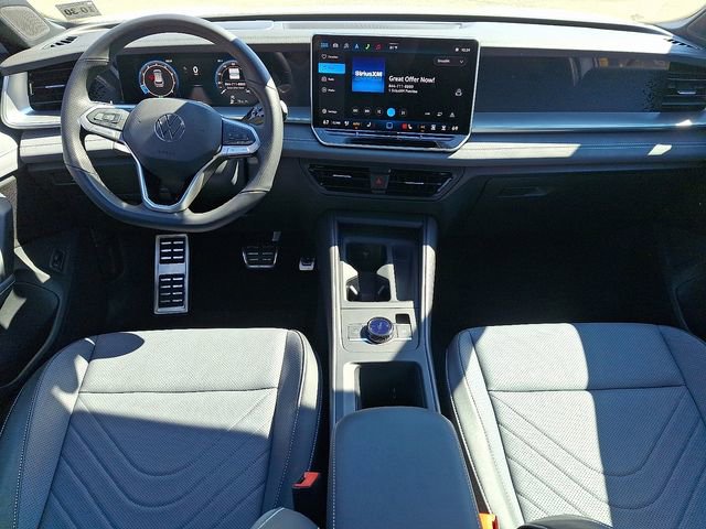 Certified 2025 Volkswagen Tiguan SE R-Line AWD/4WD image 15