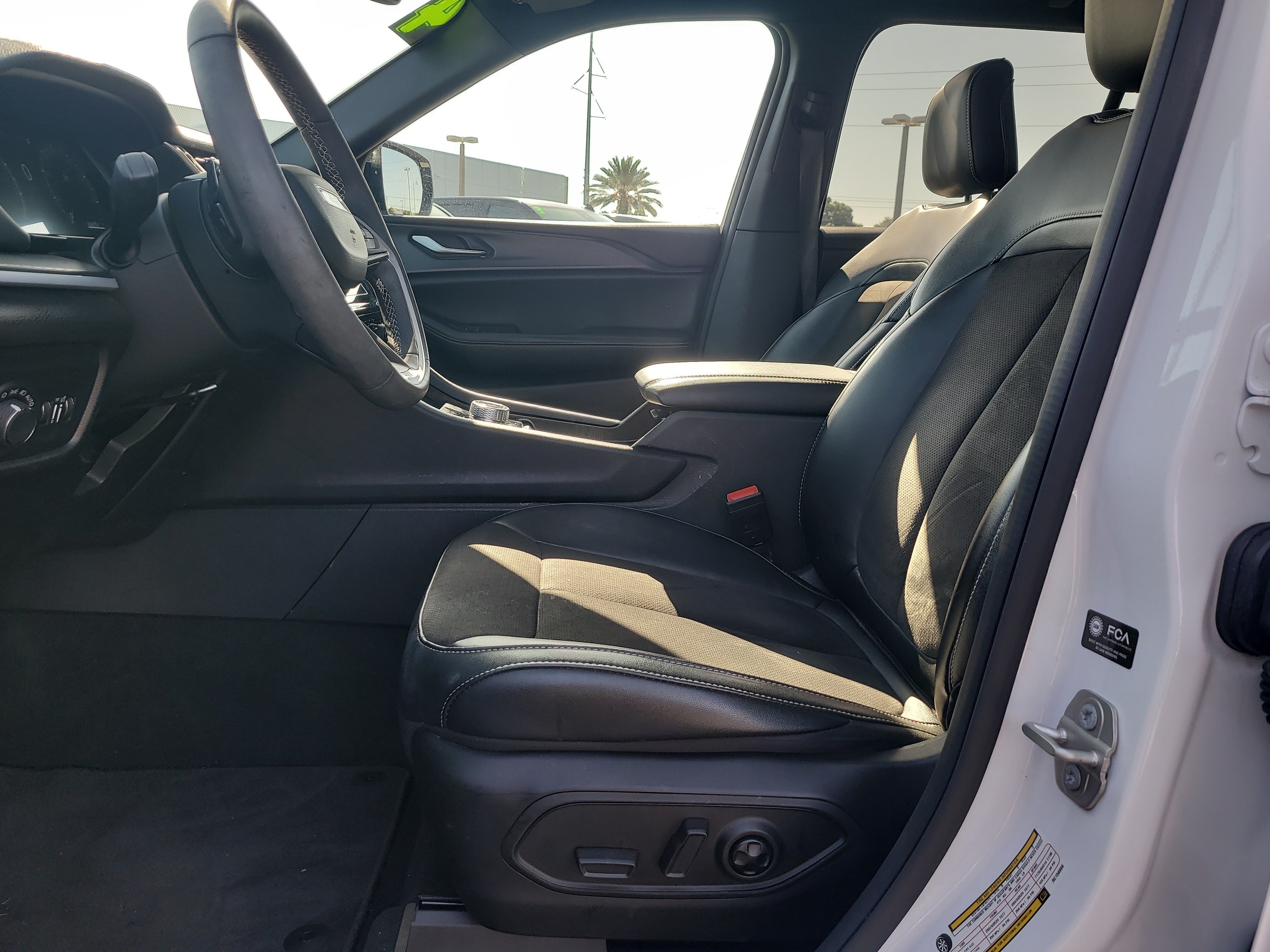 Used 2024 Jeep Grand Cherokee Altitude RWD image 17