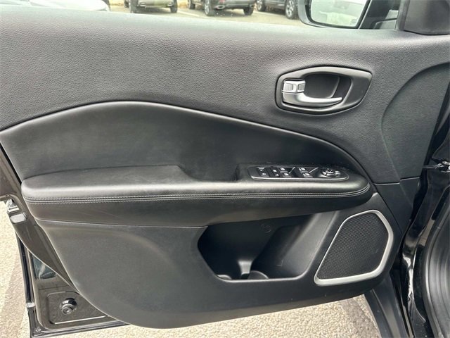 Used 2021 Jeep Compass Latitude image 14